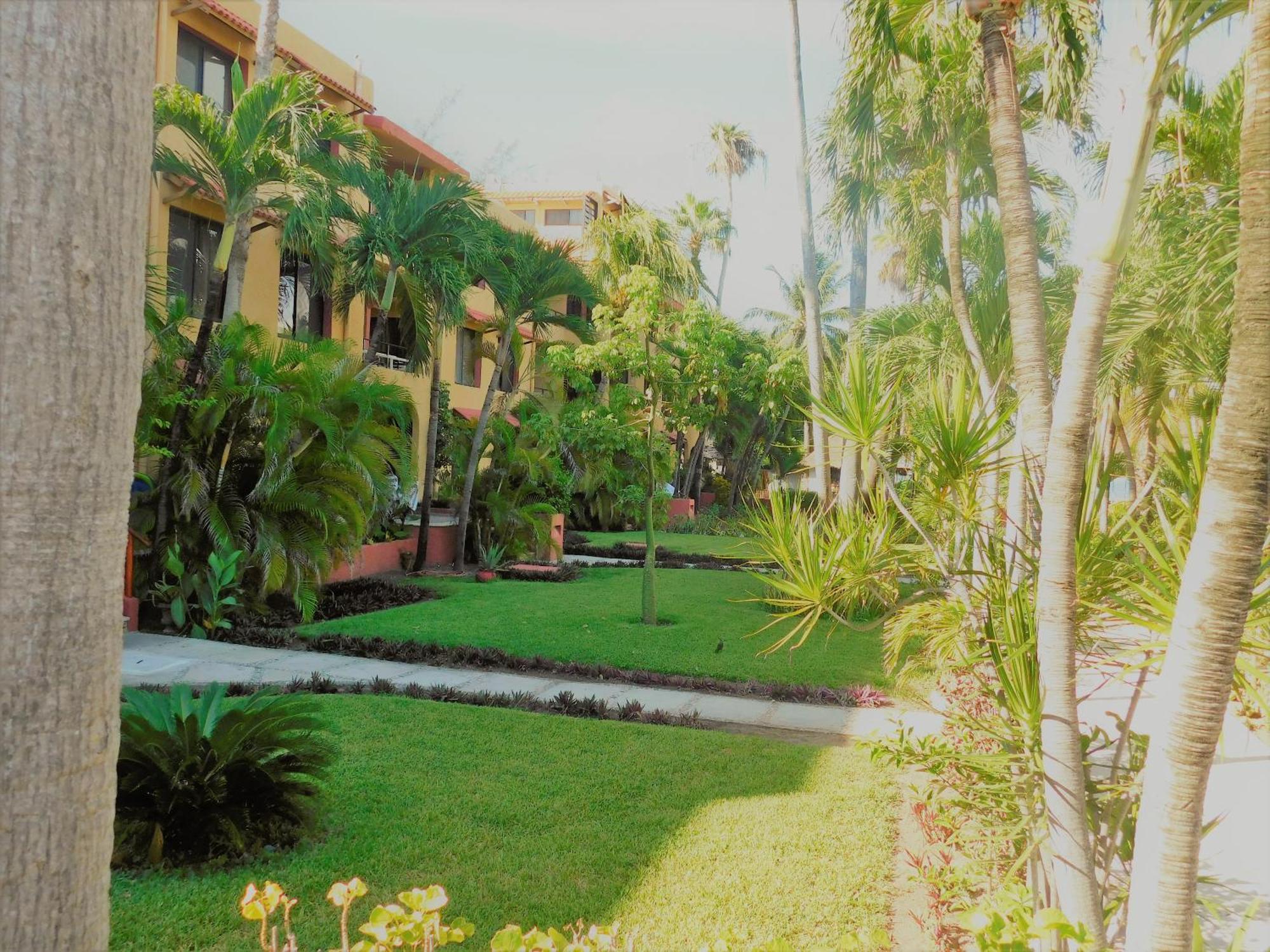 Nautibeach Beach Front Condos In North Beach Isla Mujeres Eksteriør billede